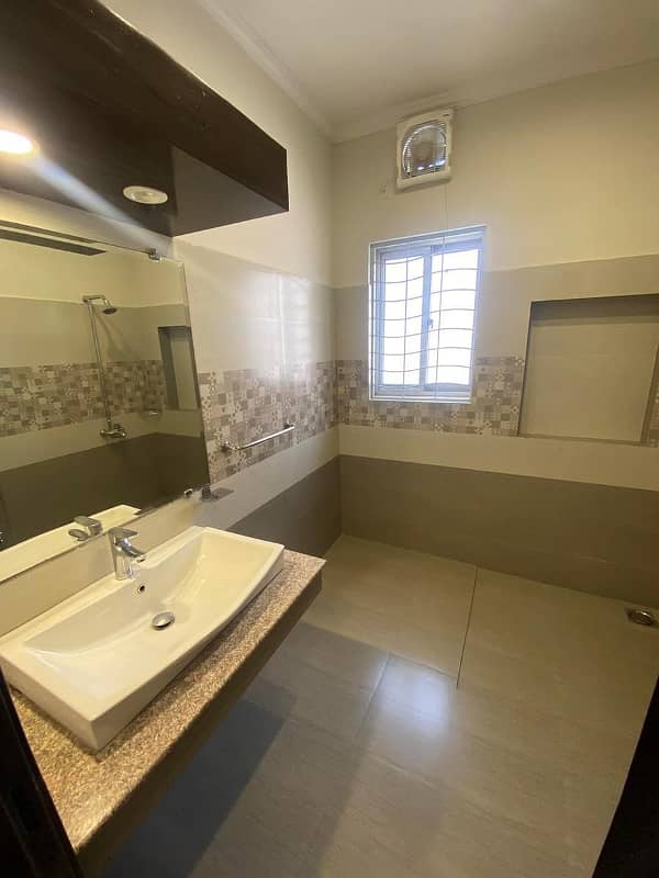 1 Kanal Upper Portion For Rent In DHA Phase 6 6