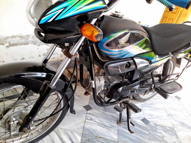 Honda 100cc Pridor 2019 Model Black Sialkot Home user Bike for sale 1