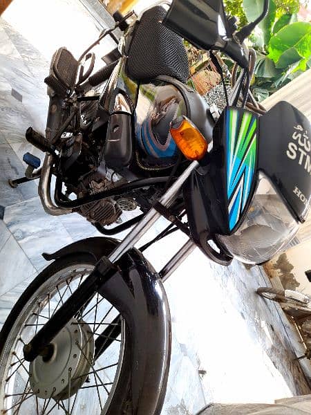 Honda 100cc Pridor 2019 Model Black Sialkot Home user Bike for sale 4