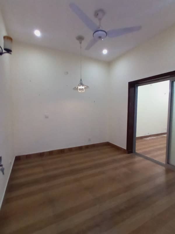 10 Marla Lower Portion Available For Rent in BAHRIA TOWN Ph;4 Rawalpindi 5