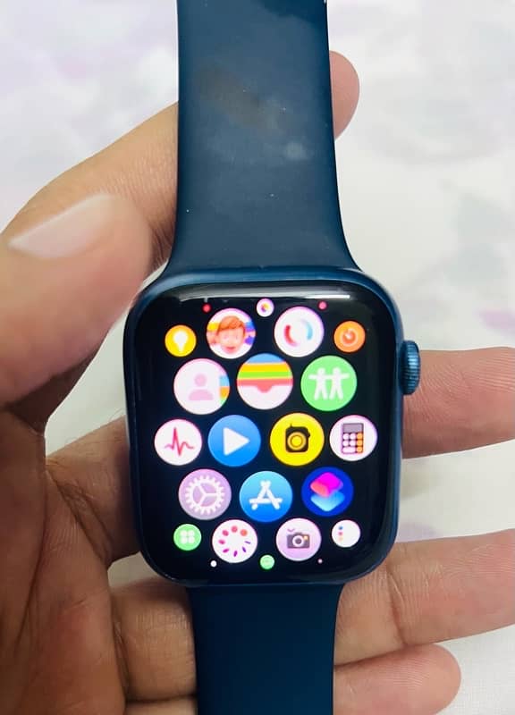 apple watch series 7 good condition 3