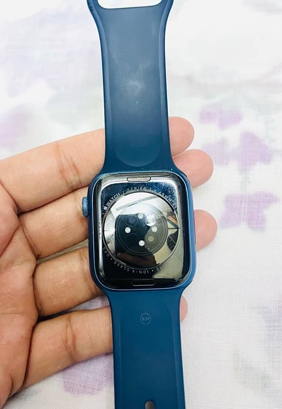 apple watch series 7 good condition 4