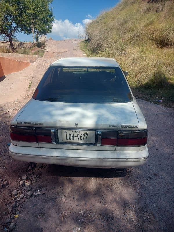 Toyota Corolla  1988 se limited patrol 2