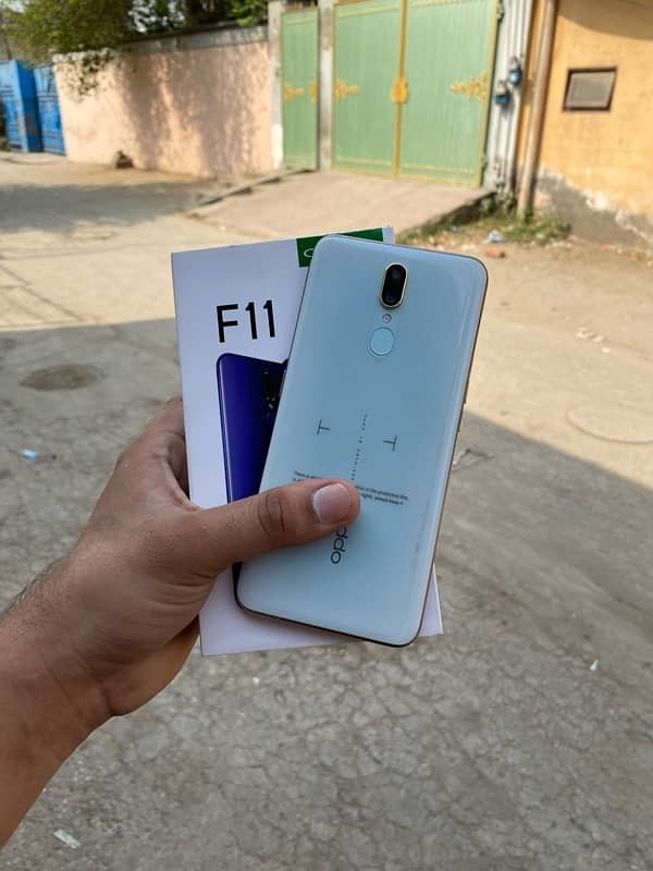 oppo f11 8/256 full lush condition 2