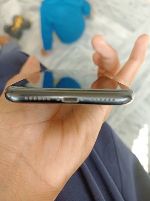 iPhone XR  Exchange possible 5