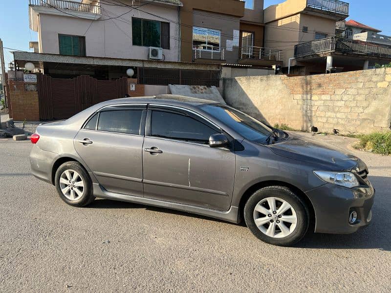 Toyota Corolla Altis 2012 Sunroof automatic 1.6 4