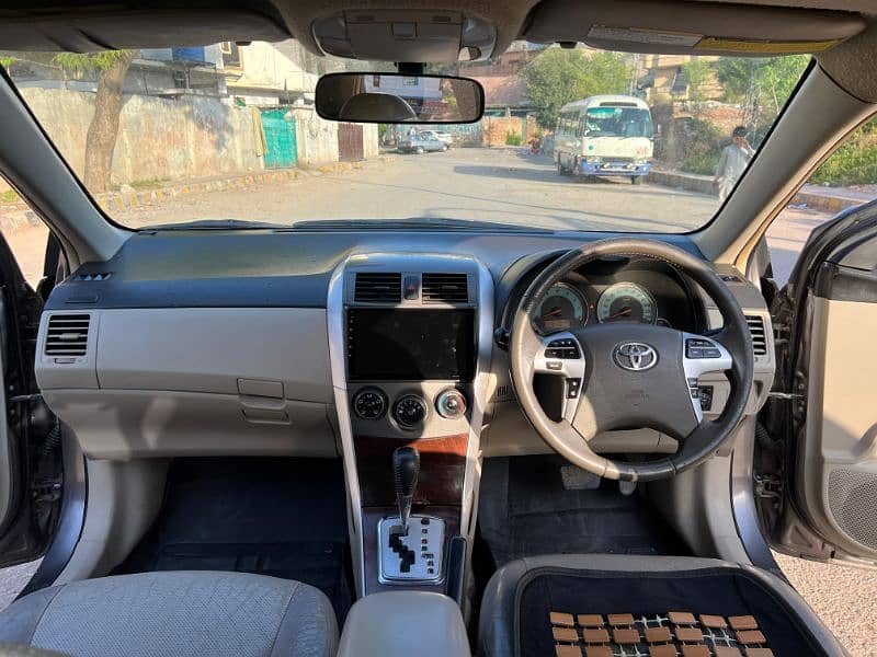 Toyota Corolla Altis 2012 Sunroof automatic 1.6 8