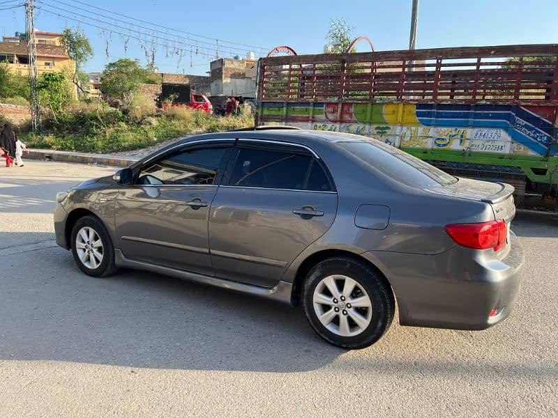 Toyota Corolla Altis 2012 Sunroof automatic 1.6 9