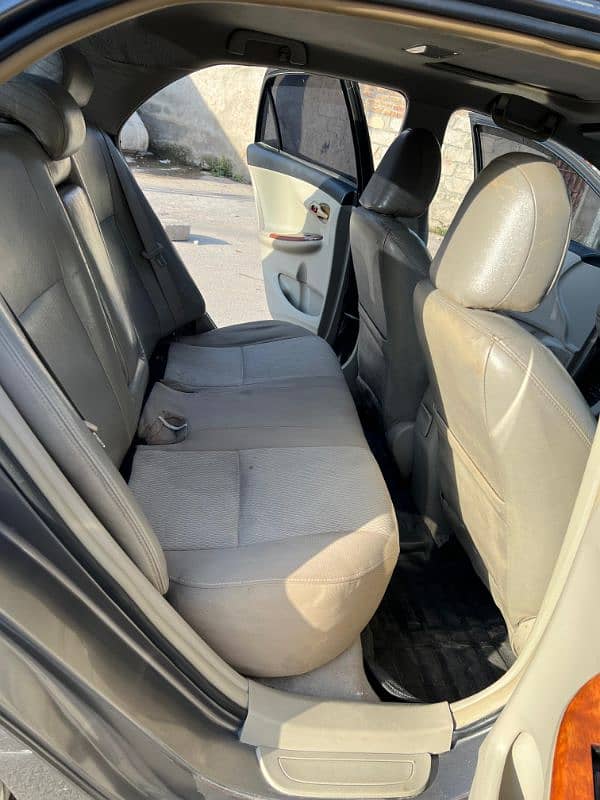 Toyota Corolla Altis 2012 Sunroof automatic 1.6 10