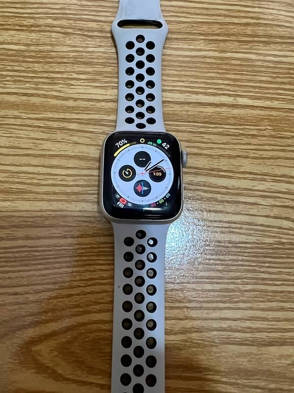 Apple Watch Series 4 Nike edition 2