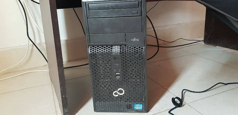 Fujitsu pc with 10/10 condition 0