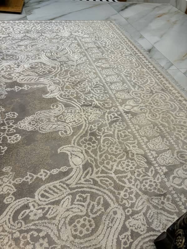 10feet by7feet area rug for sale 1