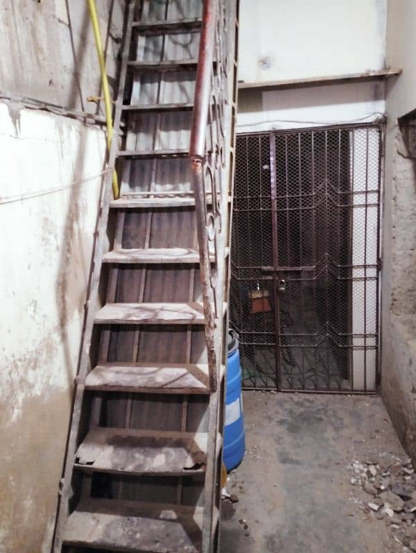 ladder. . sehdi hai bht mazboot for sale 2