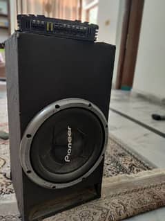 Amplifier with woofer