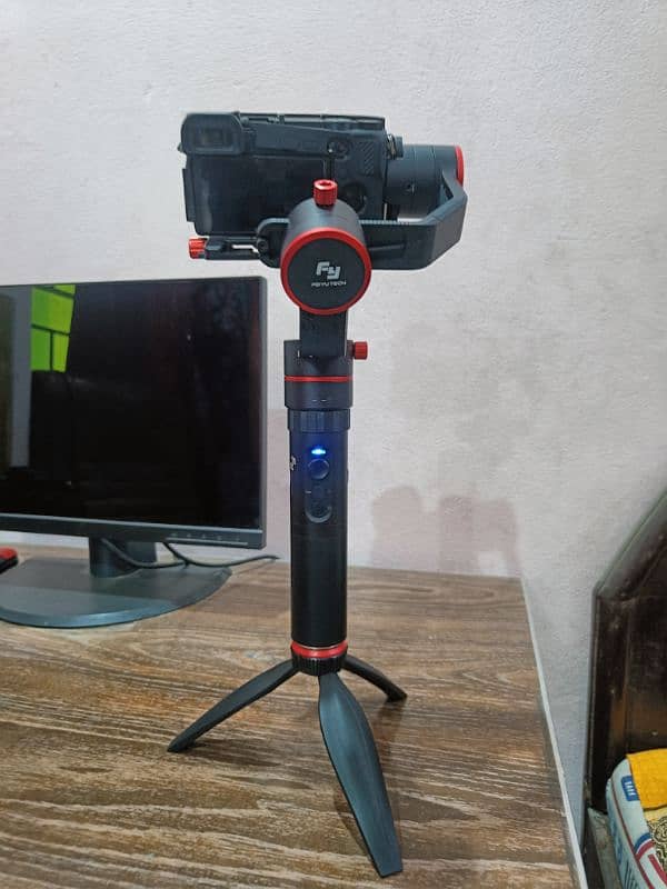 FeiyuTech a1000 3-Axis Gimbal for DSLR & Mirrorless 1