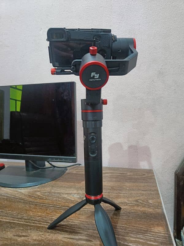 FeiyuTech a1000 3-Axis Gimbal for DSLR & Mirrorless 2