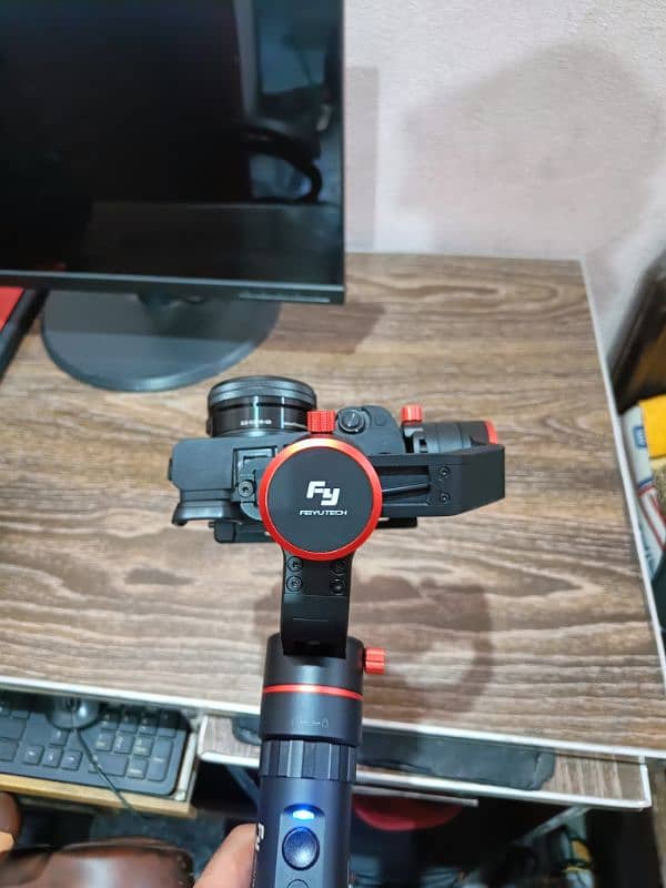 FeiyuTech a1000 3-Axis Gimbal for DSLR & Mirrorless 3