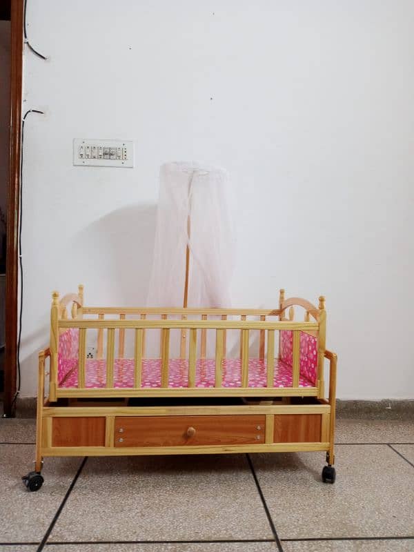 wooden baby crib/cradle 5