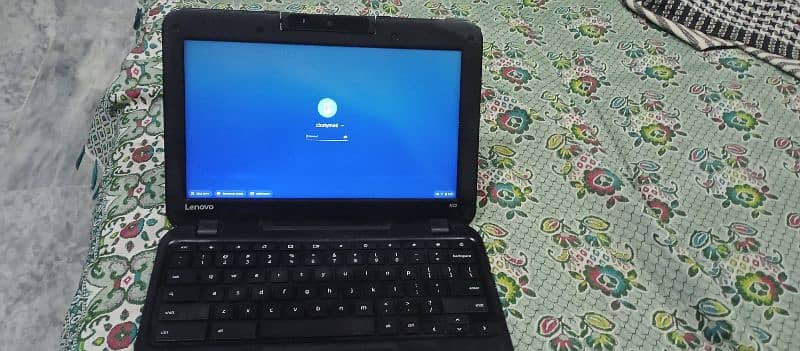 Lenovo N22 Chrome book 1