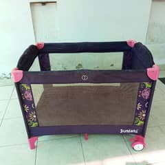 New condtion Baby cot juniros