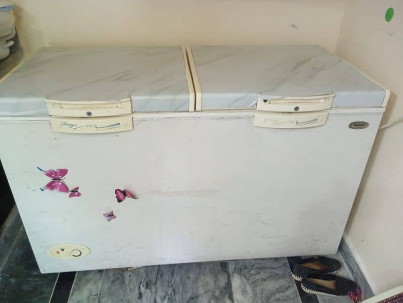 waves two door deep freezer for sell 2