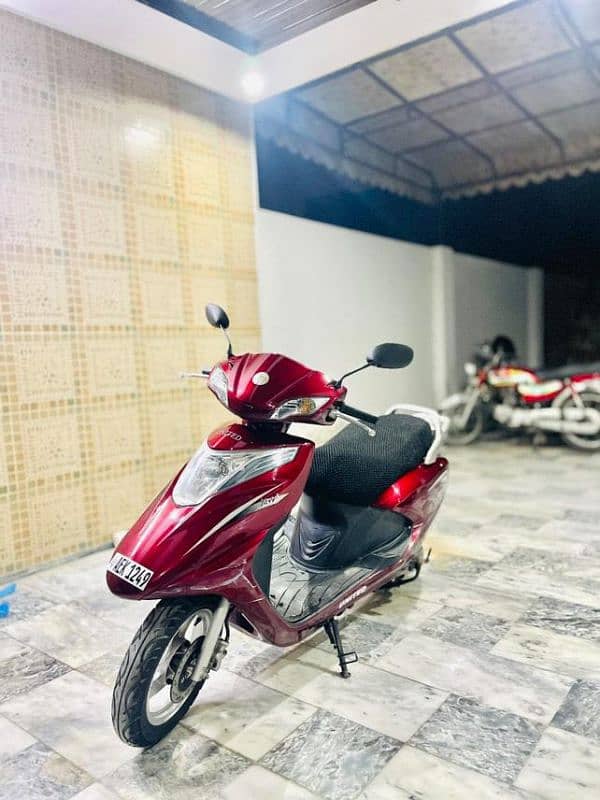 United 100 cc Scooty 0