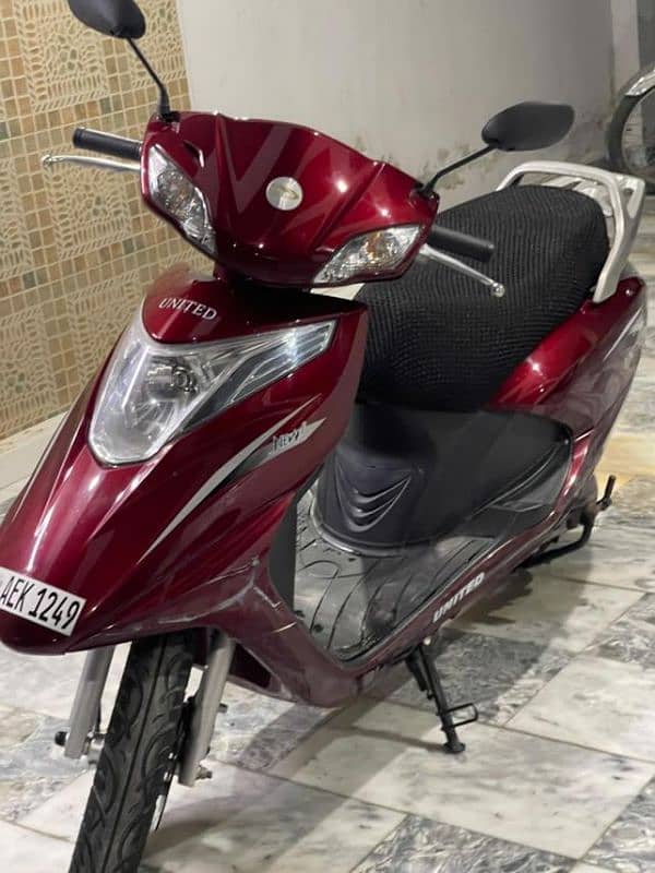 United 100 cc Scooty 1