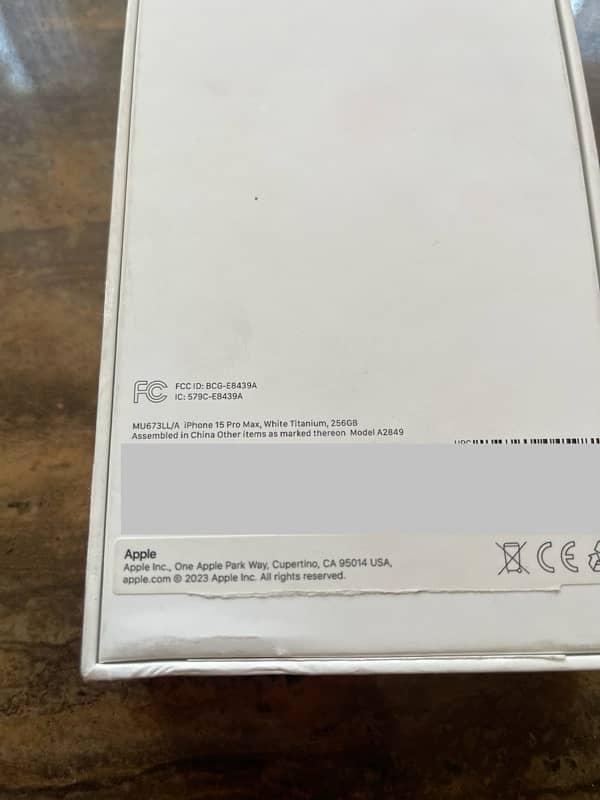 iPhone 15 Pro Max 256gb White 97% Health APPLECARE+ 10/10 Brand New 12