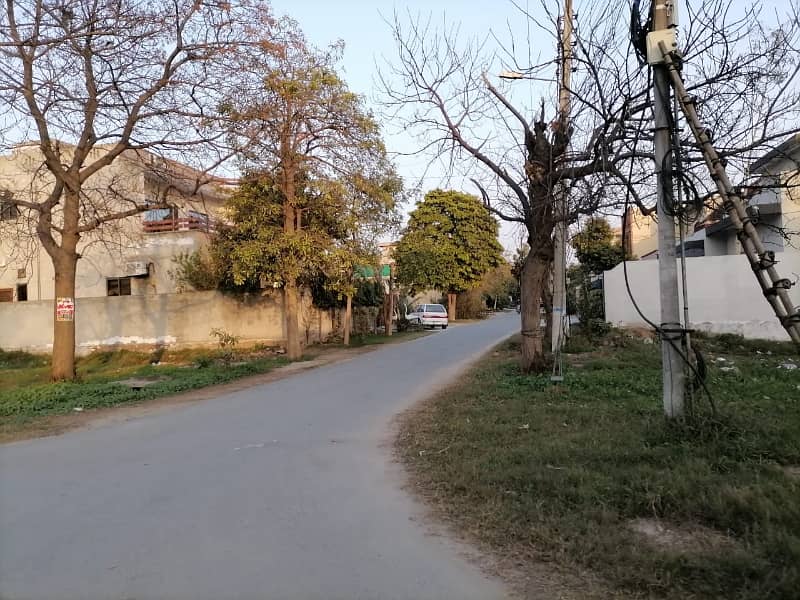 1 Kanal Residential plot available for sale in PGECH PHASE 2 Eden Chowk township college Road Lahore 4