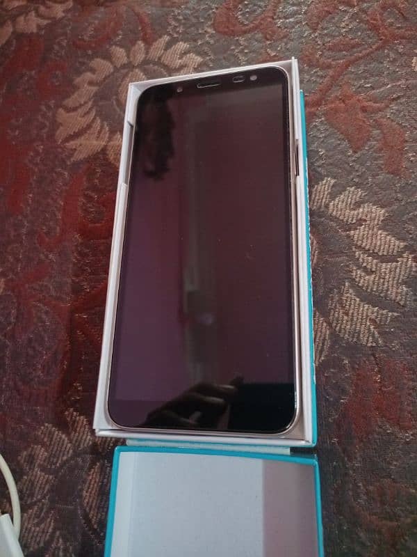 Samsung Galaxy J6 with Box & Charger 0