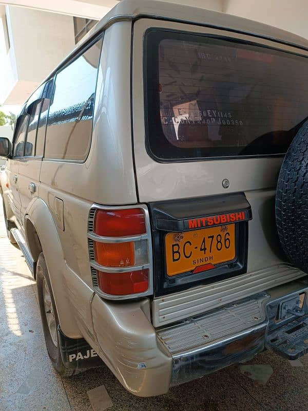 Mitsubishi Pajero 1993 5