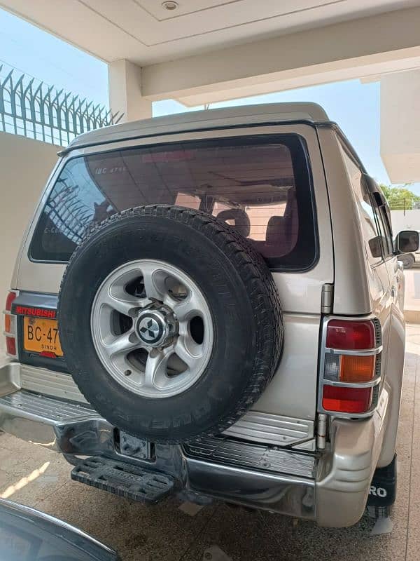 Mitsubishi Pajero 1993 9