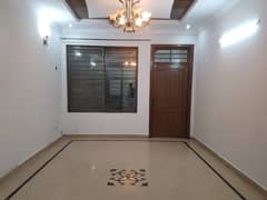 Upper Portion For Rent In G-13 (10 Marl A)