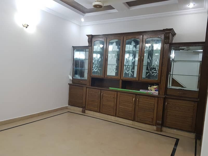 Upper Portion For Rent In G-13 (10 Marl A) 2