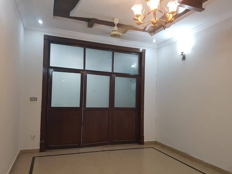 Upper Portion For Rent In G-13 (10 Marl A) 3