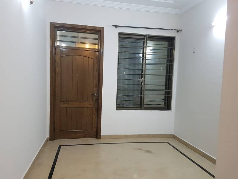 Upper Portion For Rent In G-13 (10 Marl A) 4