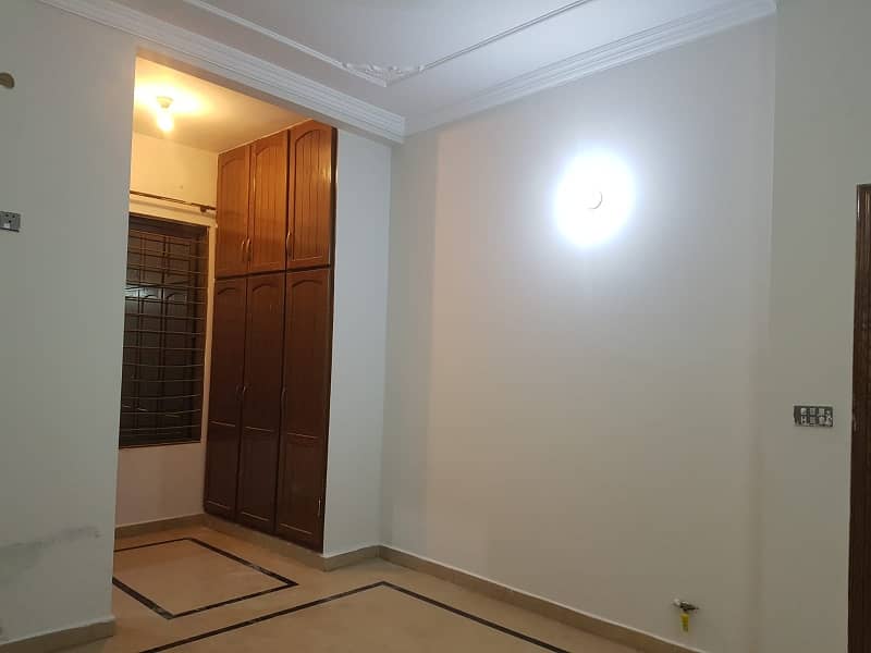 Upper Portion For Rent In G-13 (10 Marl A) 8