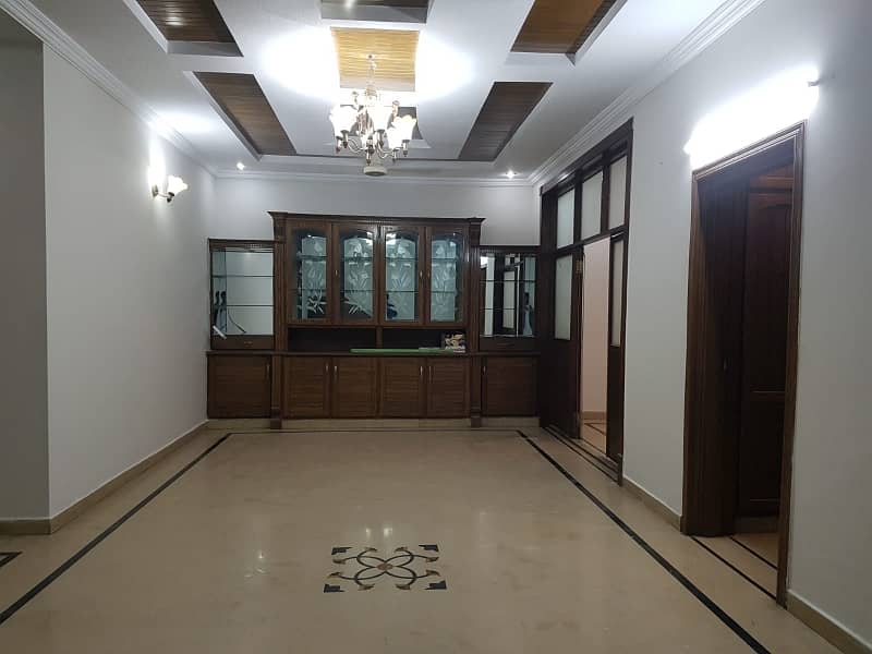 Upper Portion For Rent In G-13 (10 Marl A) 11