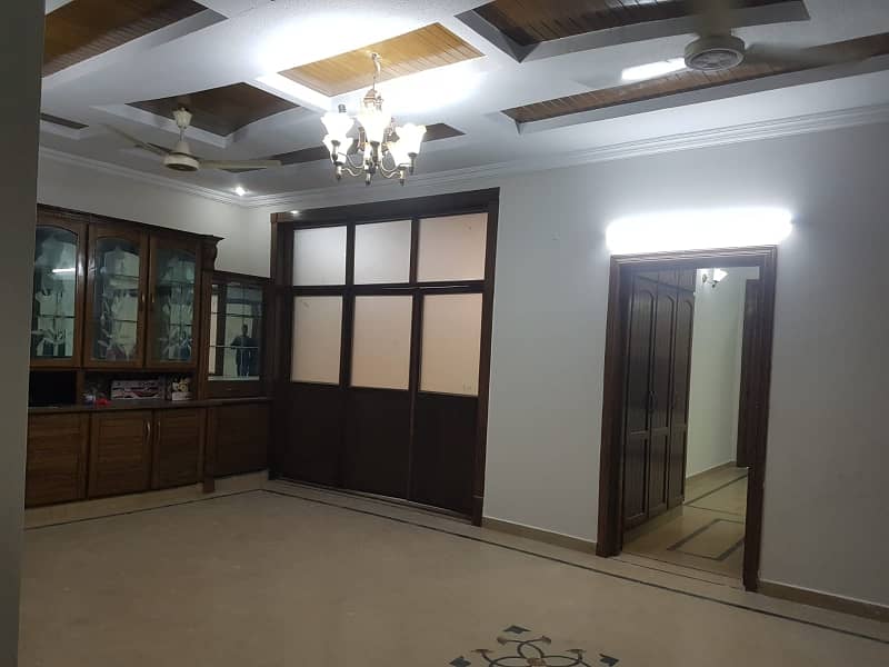 Upper Portion For Rent In G-13 (10 Marl A) 15