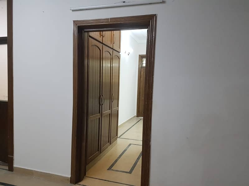 Upper Portion For Rent In G-13 (10 Marl A) 16