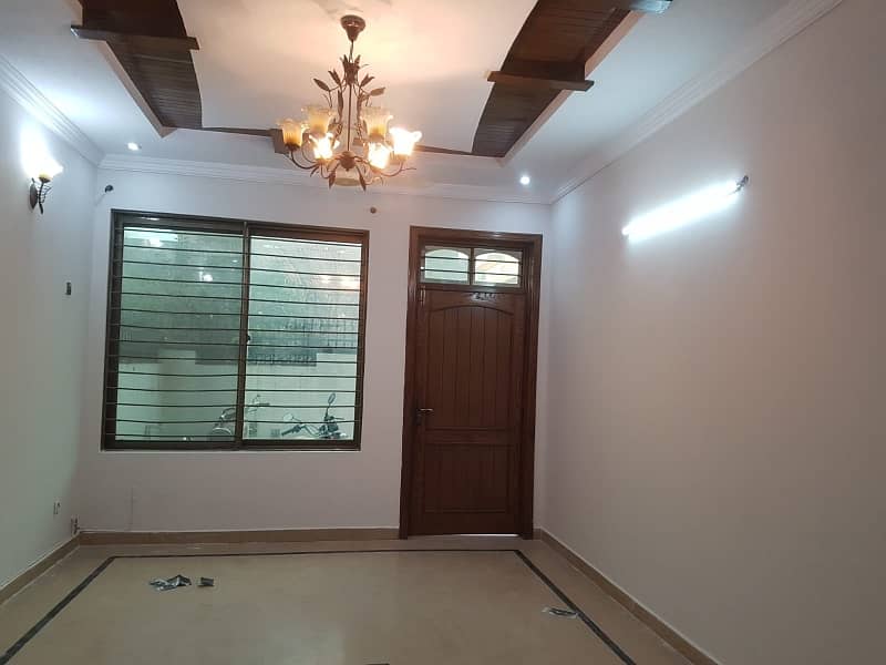 Upper Portion For Rent In G-13 (10 Marl A) 17