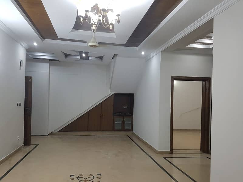 Upper Portion For Rent In G-13 (10 Marl A) 24