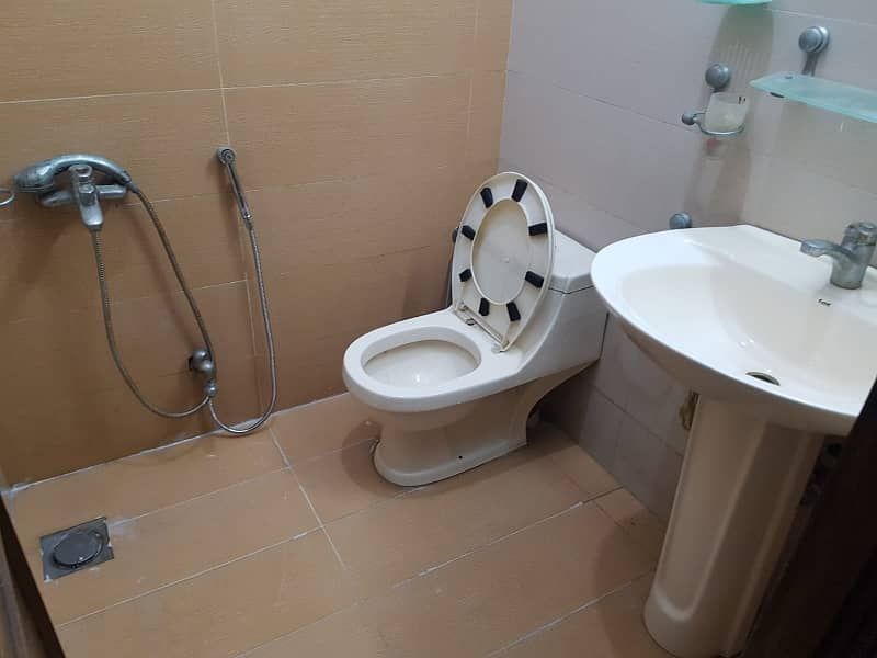 Upper Portion For Rent In G-13 (10 Marl A) 26