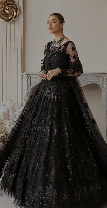 black maxi by akbar aslam 1