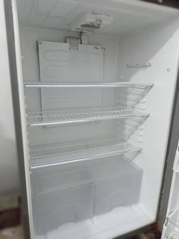 dowlance fridge 18 cubic 7