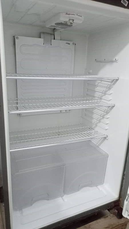 dowlance fridge 18 cubic 8