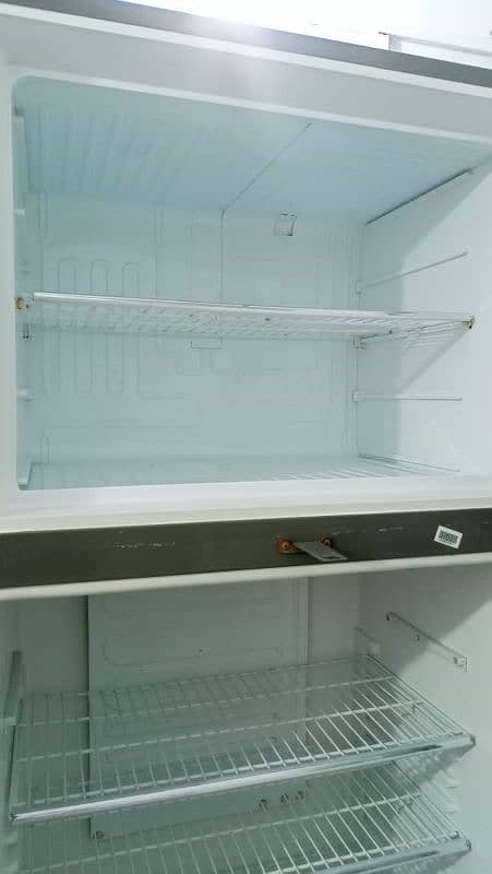 dowlance fridge 18 cubic 9