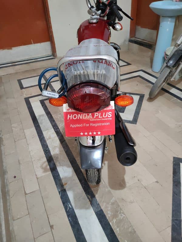 Honda bike 125 Motorcycle Lush Condition 2