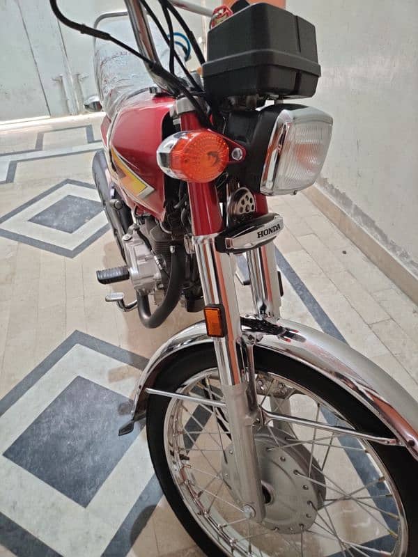 Honda bike 125 Motorcycle Lush Condition 11