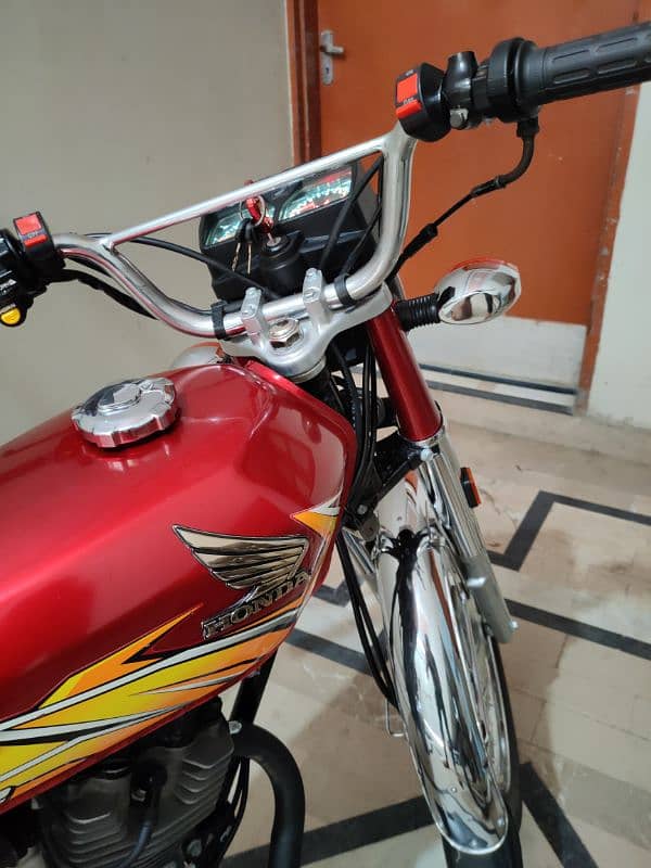 Honda bike 125 Motorcycle Lush Condition 16